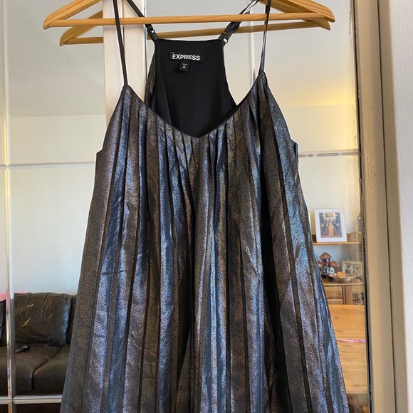 Express Top - Picture 3 of 7